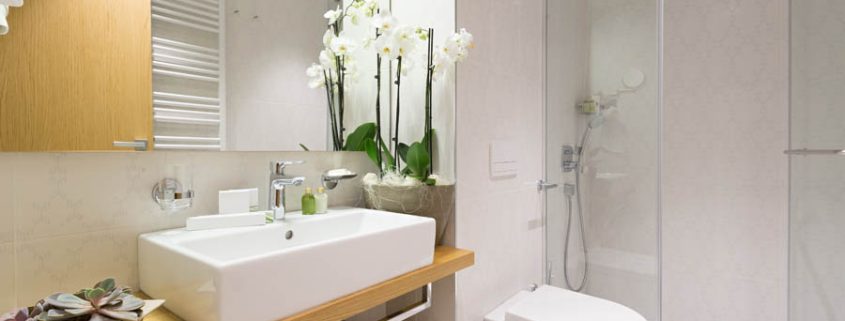 How Can Bathroom Modifications Transform Your Daily Routine? The Key to Comfort and Safety